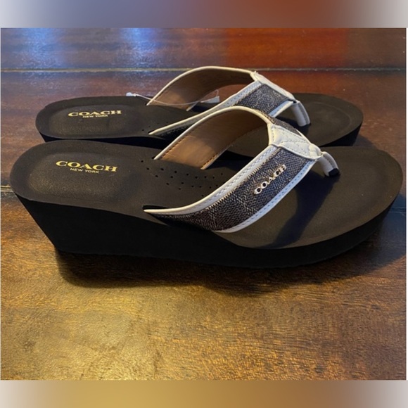 ⭐️ NEW Coach Jolene Wedge Flip Flop Sandals Size 8.5⭐️Minimally Flawed⭐️ - Picture 3 of 8